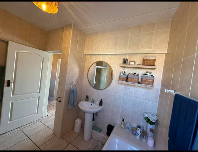 2 BEDROOM TOWNHOUSE FOR SALE IN VANDERBIJLPARK SE 2